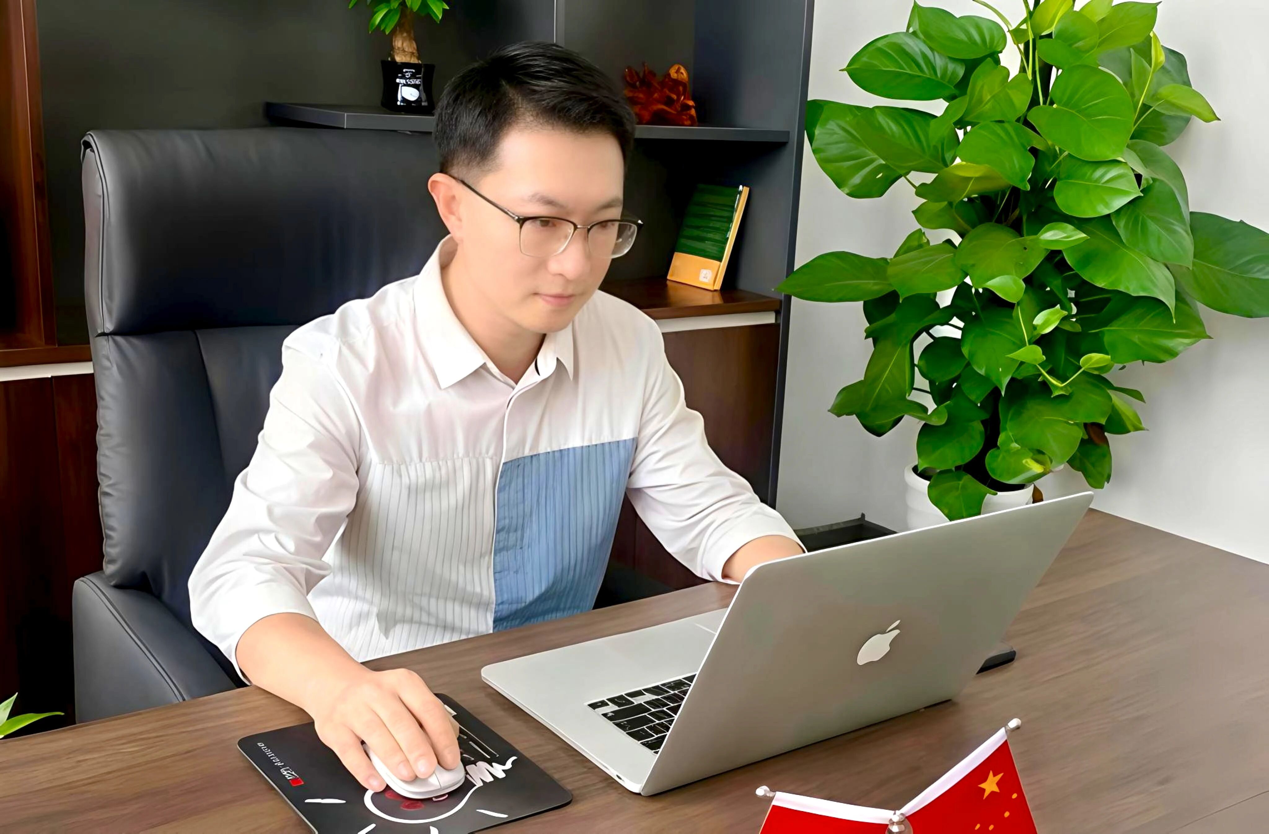 1792121467232293.jpg 吴非.jpg